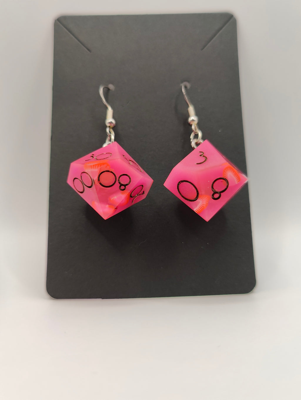 Handmade D100/D10 earrings: Strawberry chocolate