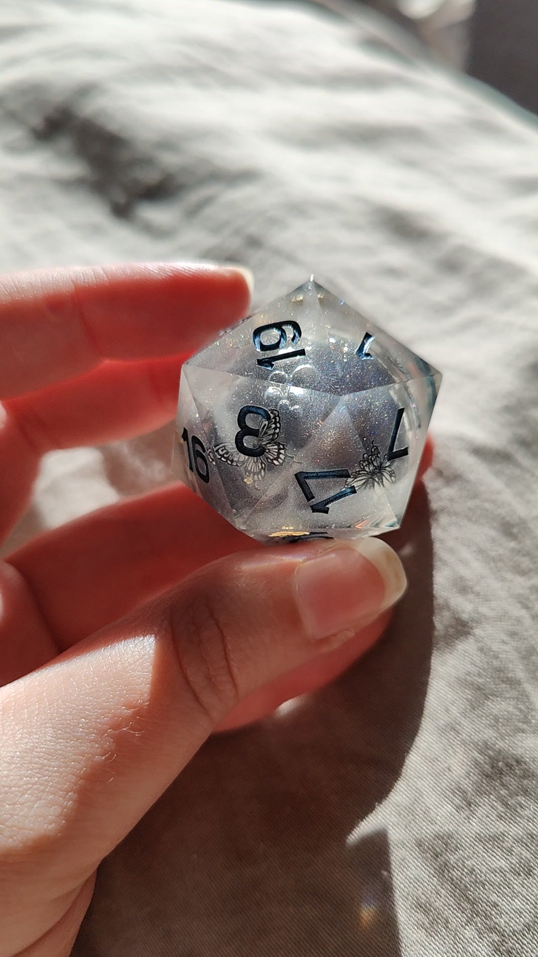 Handmade 40mm liquid core D20: Butterfly vapor