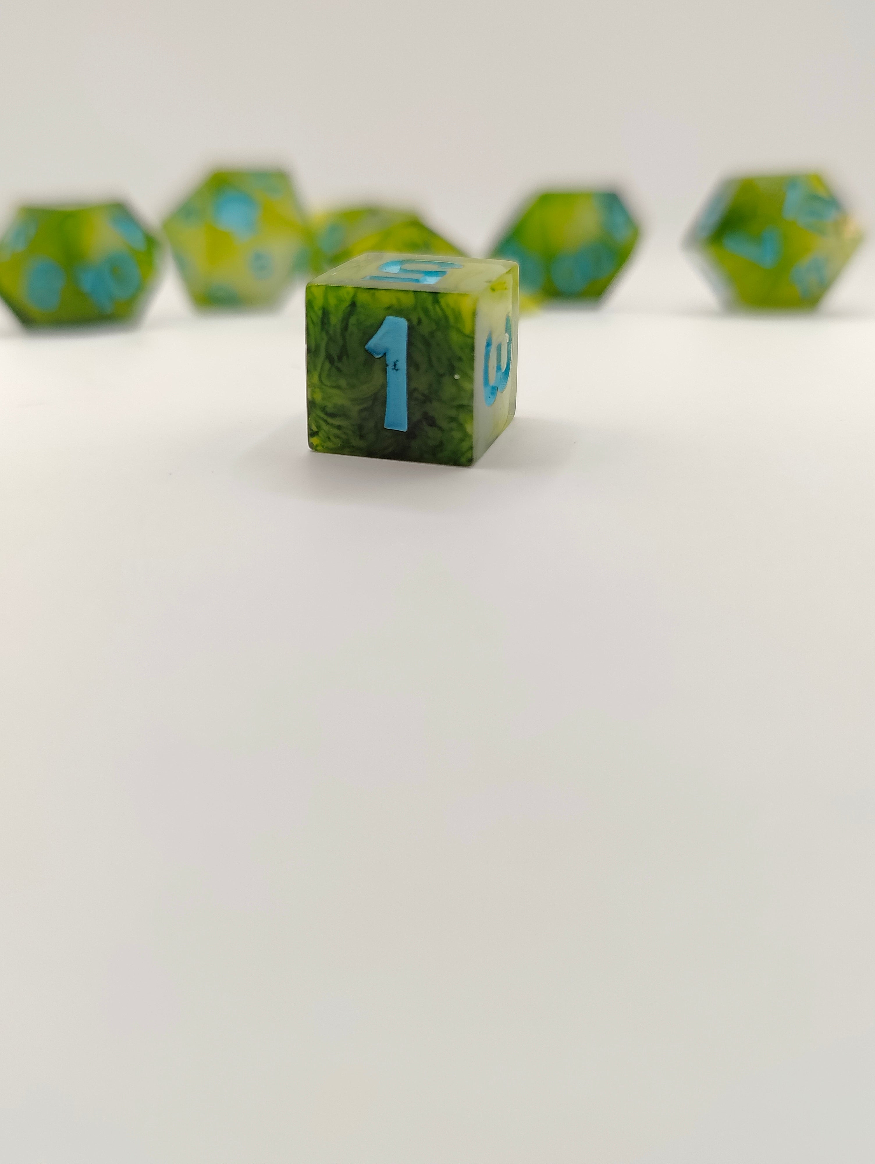 Mini dice set: Sprig of Spring