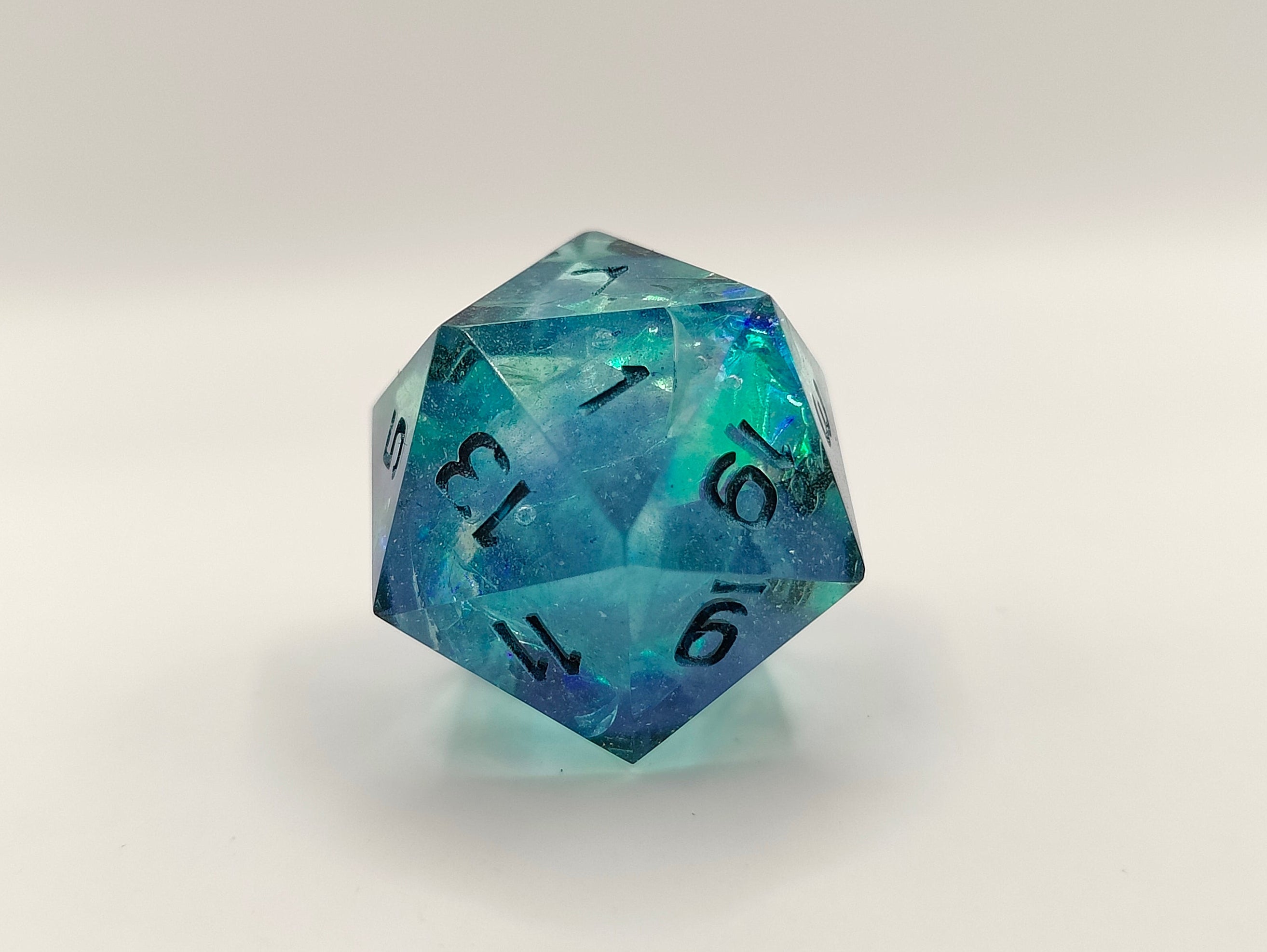 Handmade single D20: Fractured realities