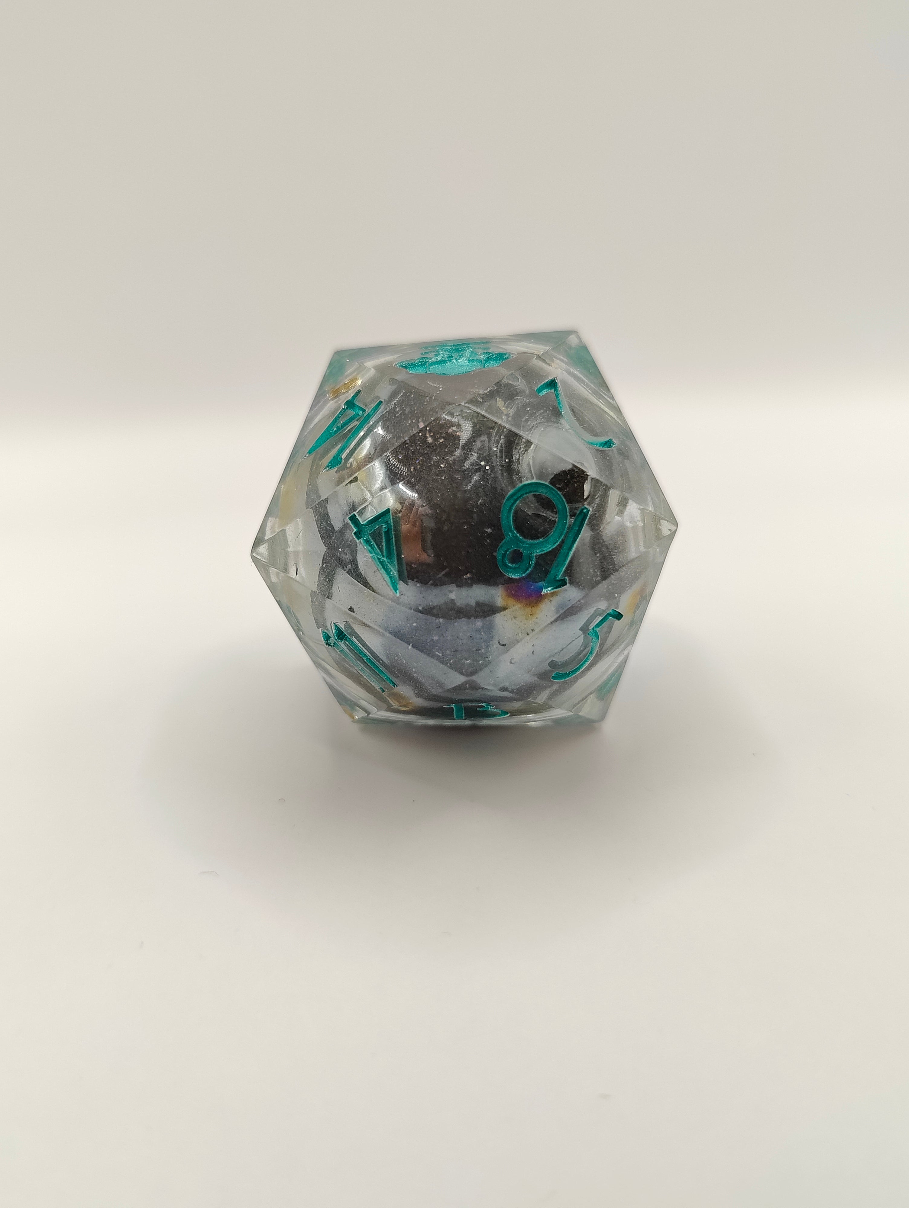 Handmade liquid core 30 mm D20: Oil spill